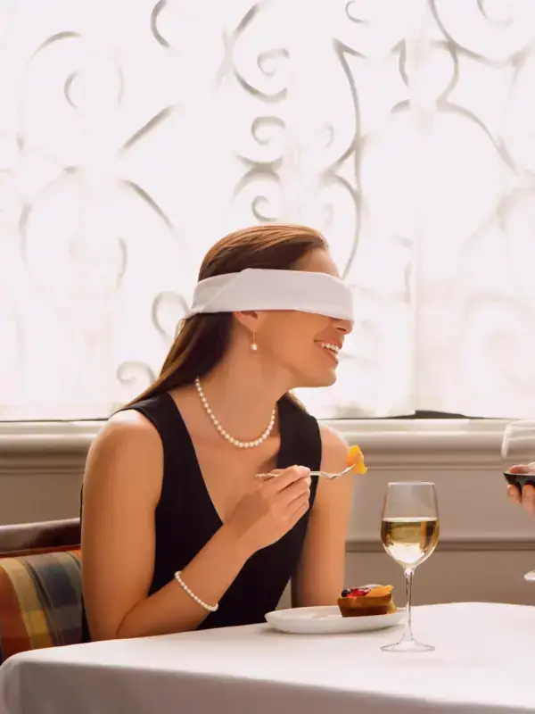 Dining in the Dark in Amsterdam - dining in complete darkness